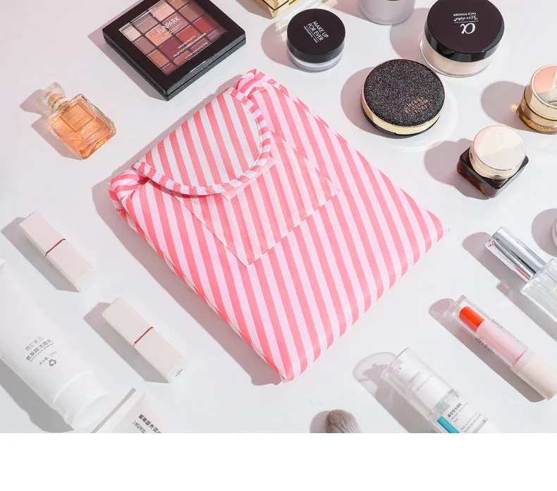 Makeup storage Large capacity cosmetics travel storage portable simple makeup storage