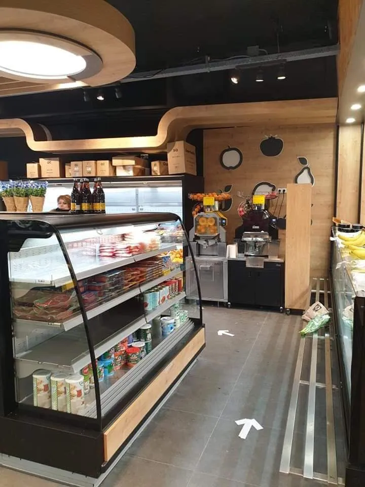 Remote Open Low Merchandiser