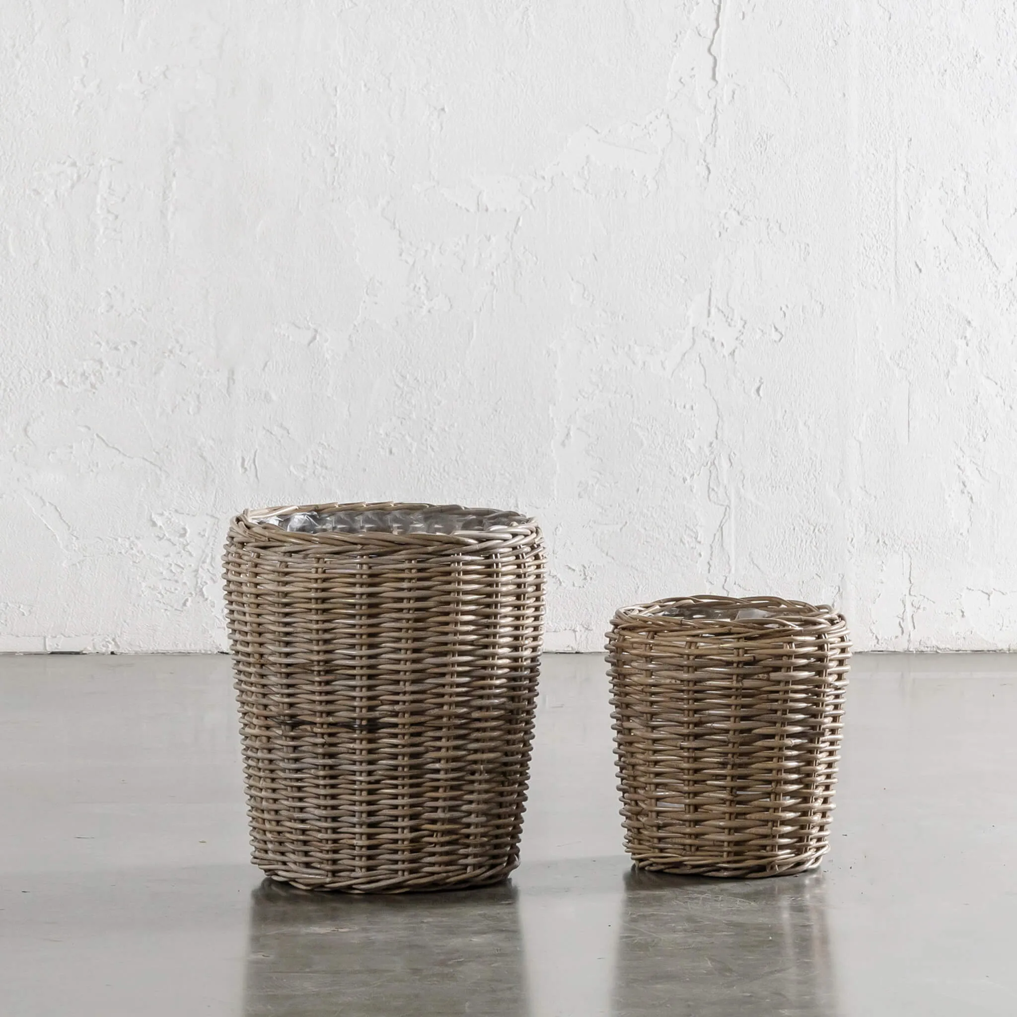 RIVIERE RATTAN POT WITH PLASTIC INNER LINER BUNDLE X2  |  MEDIUM   X-LARGE