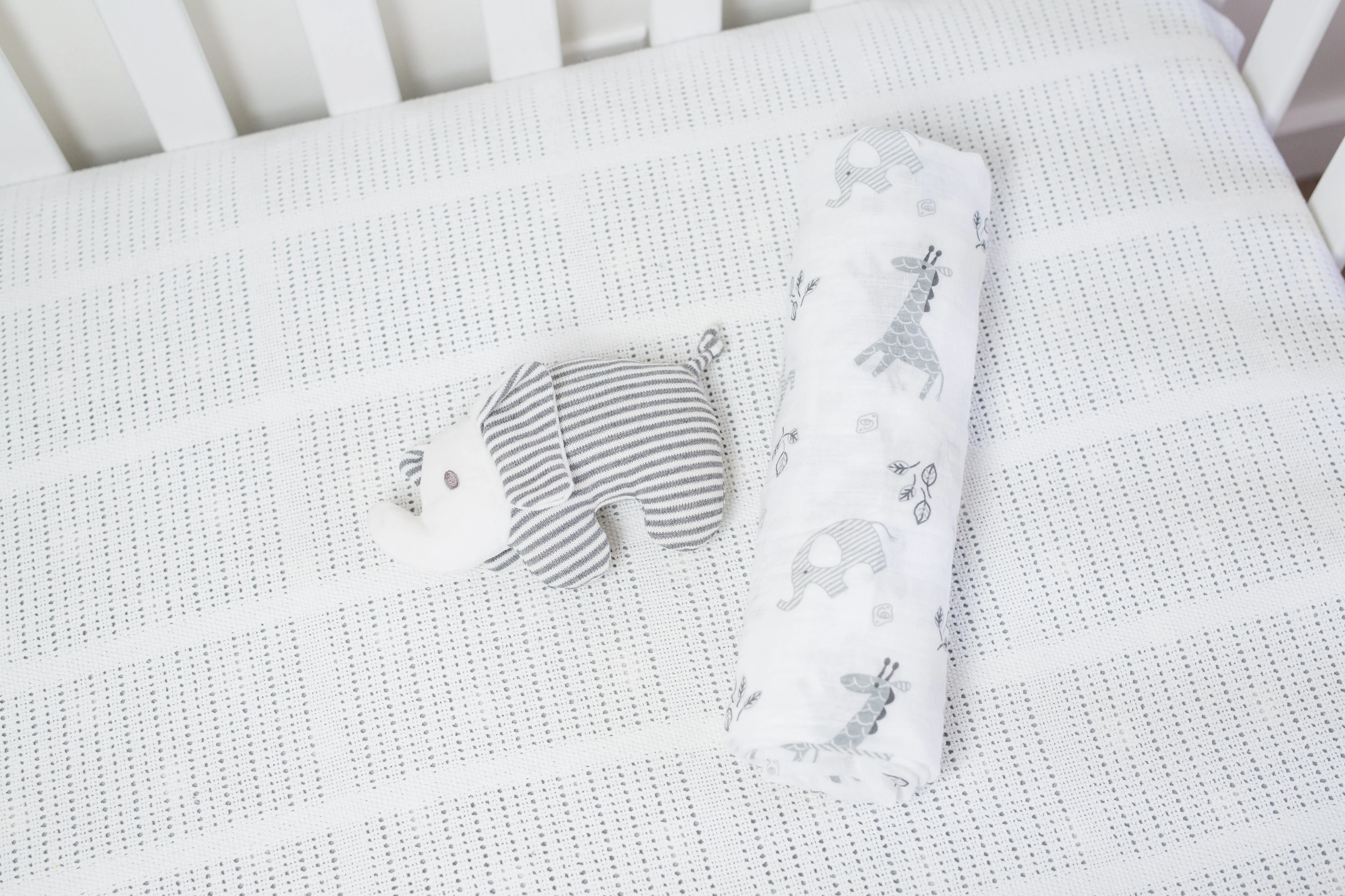 Swaddle Blanket Multipurpose Muslin - Giraffe and Elephant